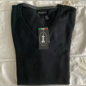 Black Men's V-Neck Sweater